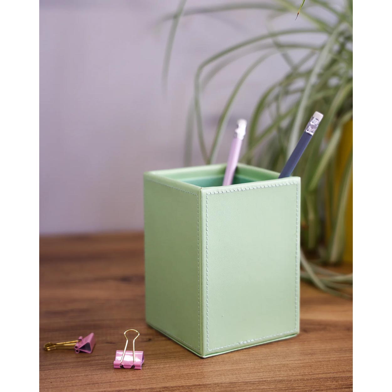 Green Pen Pot