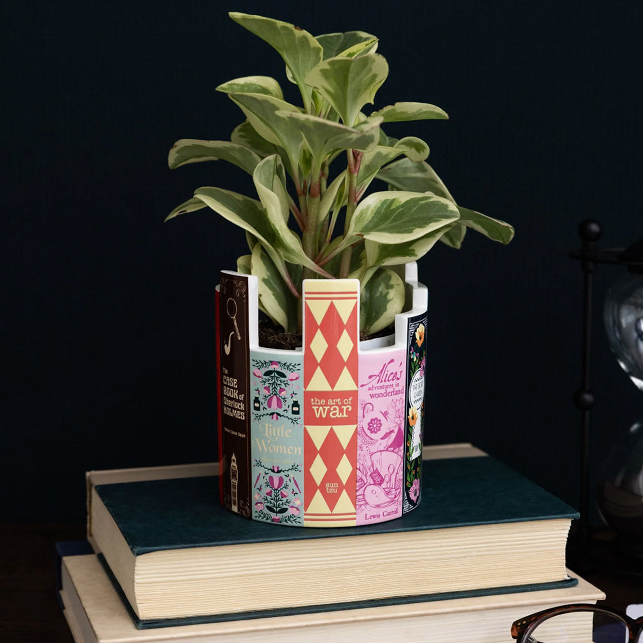 Desk Pot Classic Books