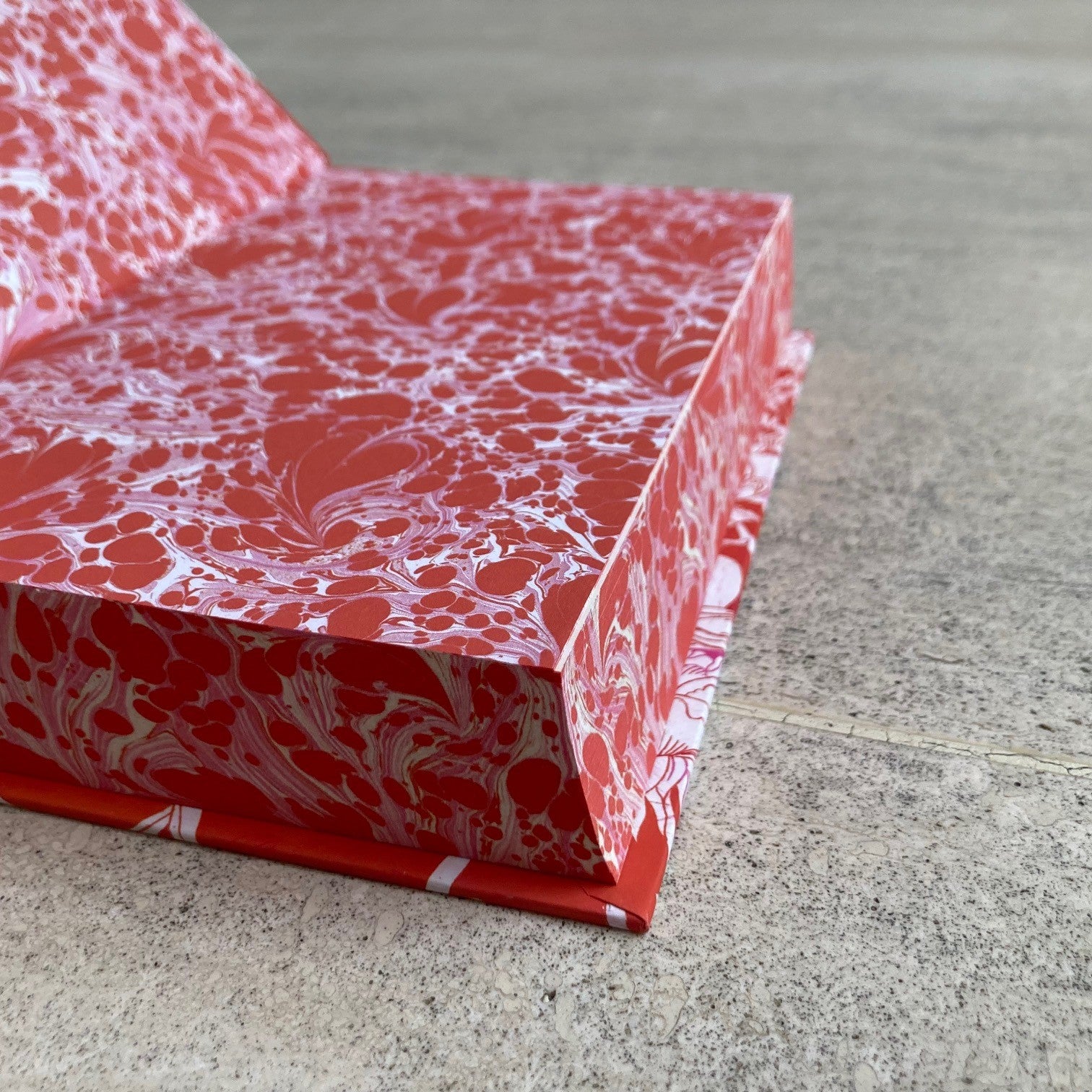 Emma (Marbled, Sprayed Edge Edition)