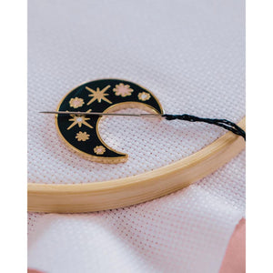 Moon Needle Minder