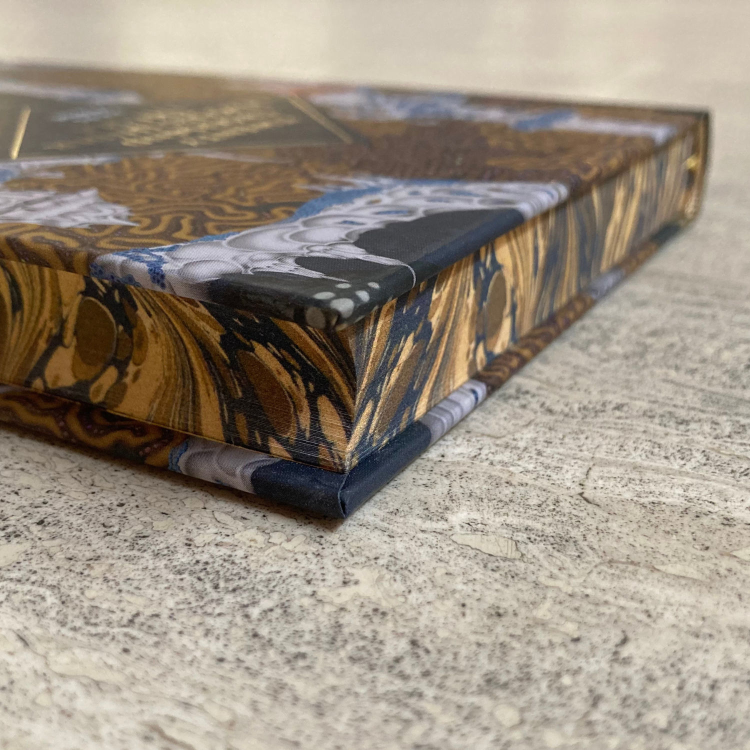 Twenty Thousand Leagues Under the Sea (Marbled, Sprayed Edge Edition)