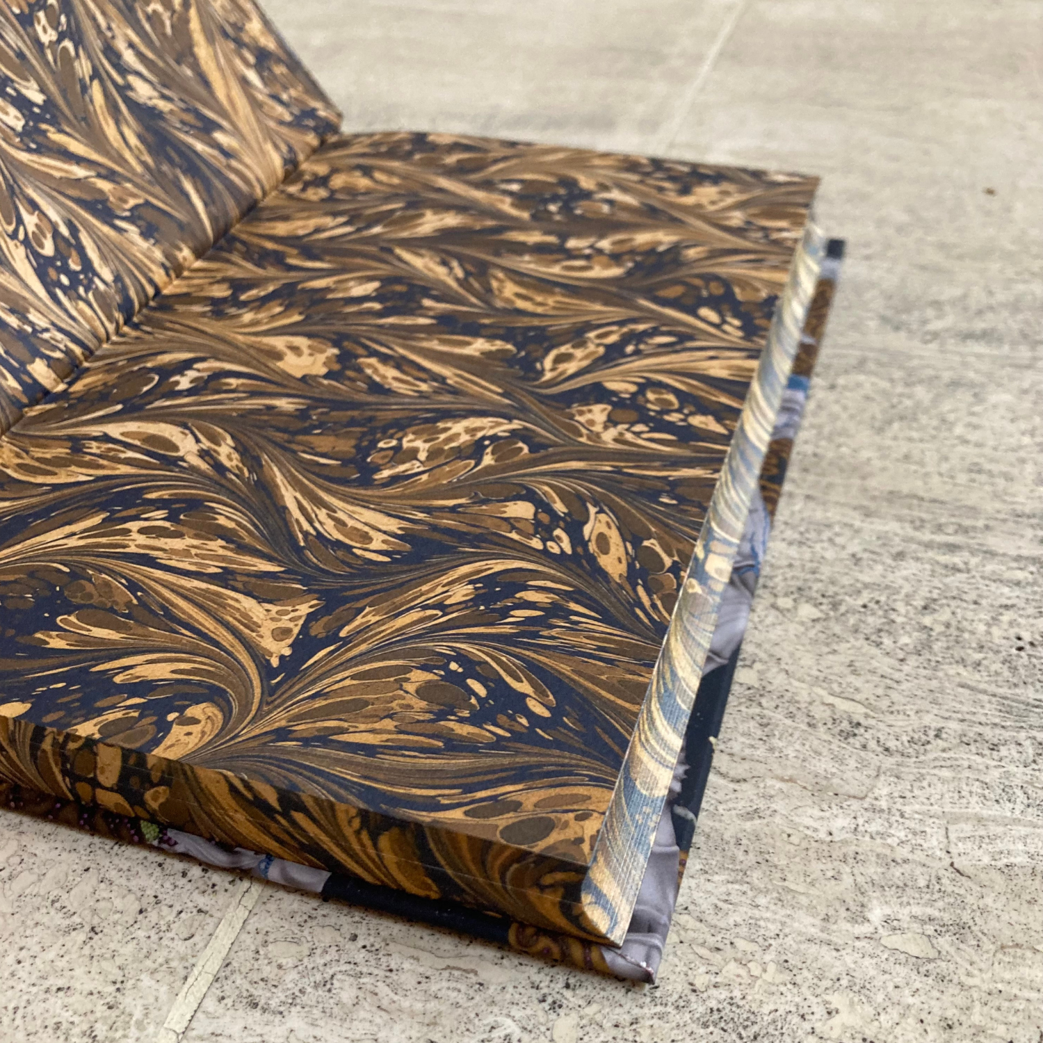 Twenty Thousand Leagues Under the Sea (Marbled, Sprayed Edge Edition)
