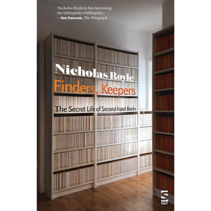 Book cover of 'Finders, Keepers' by Nicholas Royle with bookshelf background